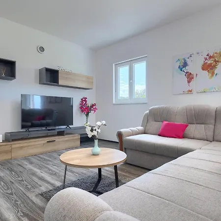 Holiday home Aquamarin Pula