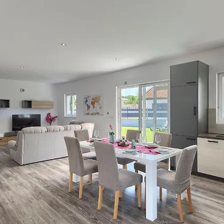 Aquamarin Holiday home Pula