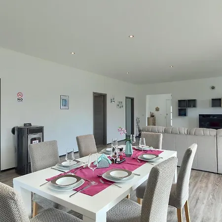 Holiday home Aquamarin Pula