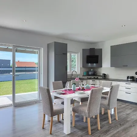 Holiday home Aquamarin
