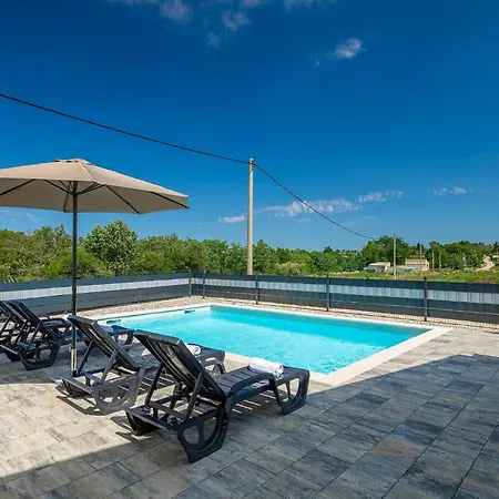 Aquamarin Holiday home Pula