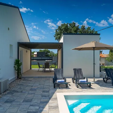 Holiday home Aquamarin Pula