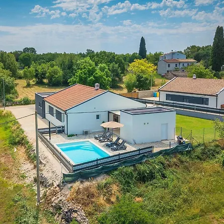 Holiday home Aquamarin *