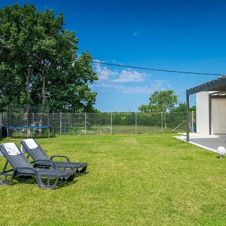 Holiday home Aquamarin *